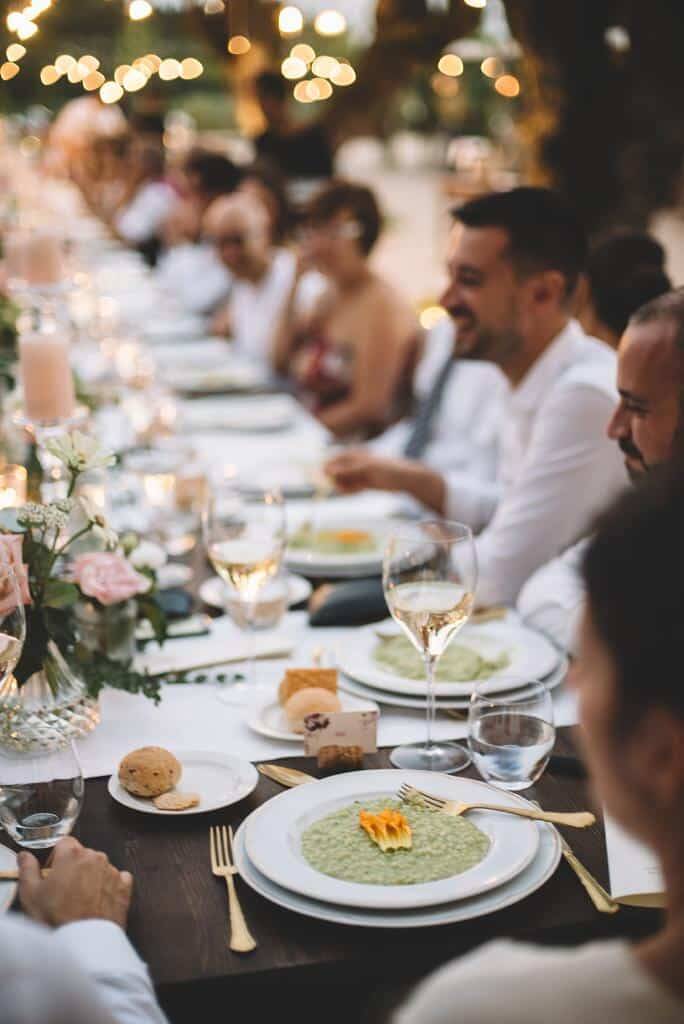 Tavola apparecchiata in stile vintage